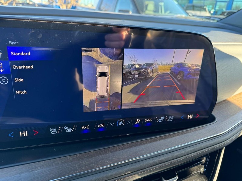 Chevrolet Tahoe Vehicle Image 16