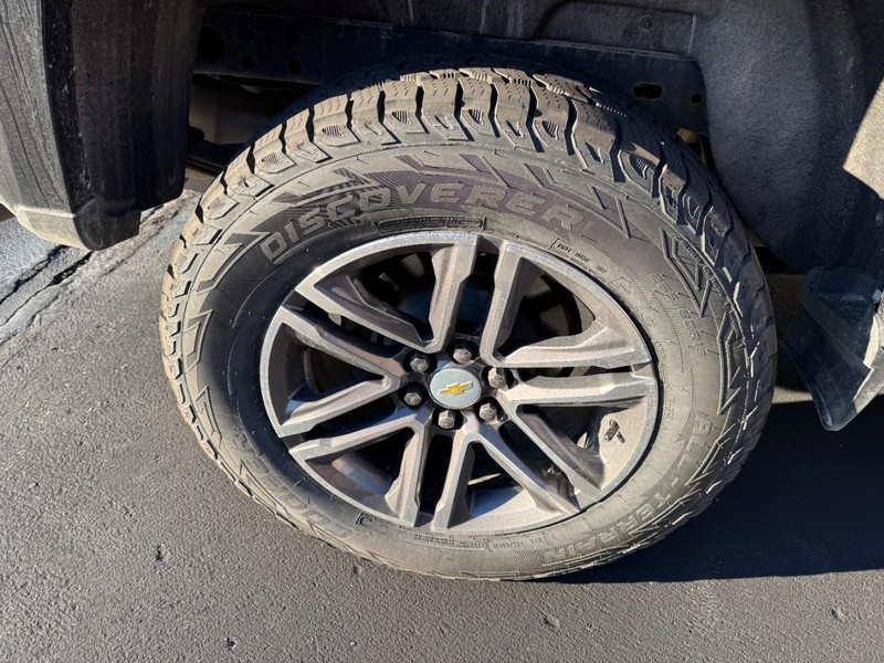 Chevrolet Colorado Vehicle Image 05