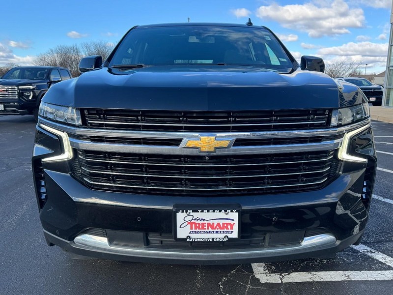Chevrolet Suburban Vehicle Image 09