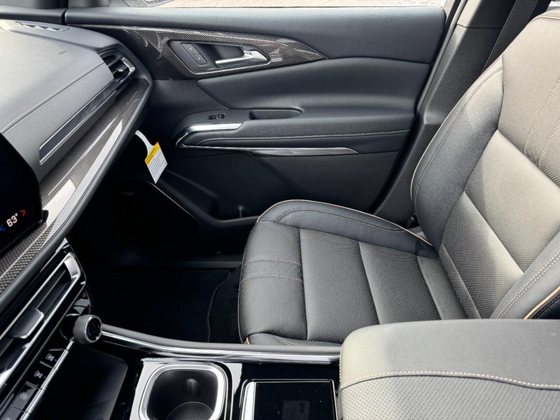 Chevrolet Traverse Vehicle Image 10