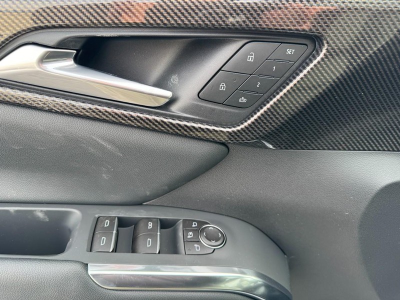 Chevrolet Traverse Vehicle Image 12