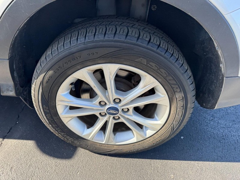 Ford Escape Vehicle Image 07