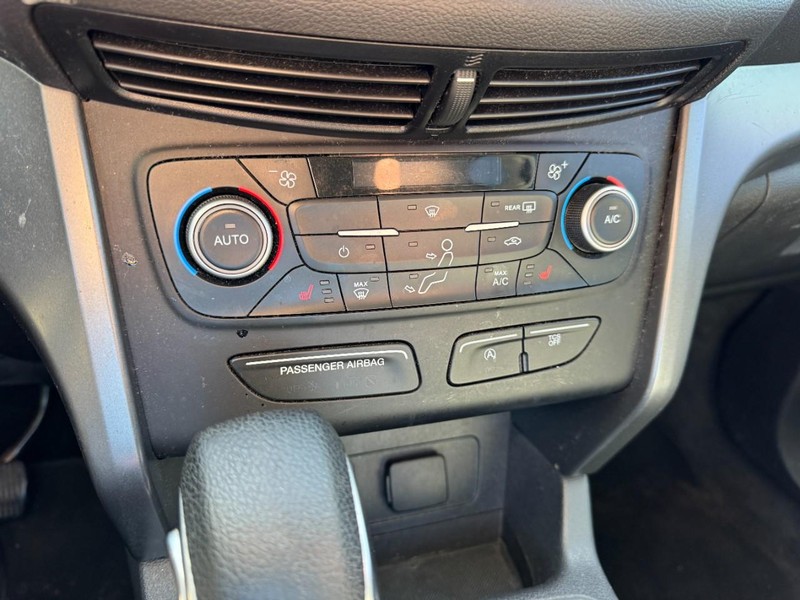 Ford Escape Vehicle Image 18