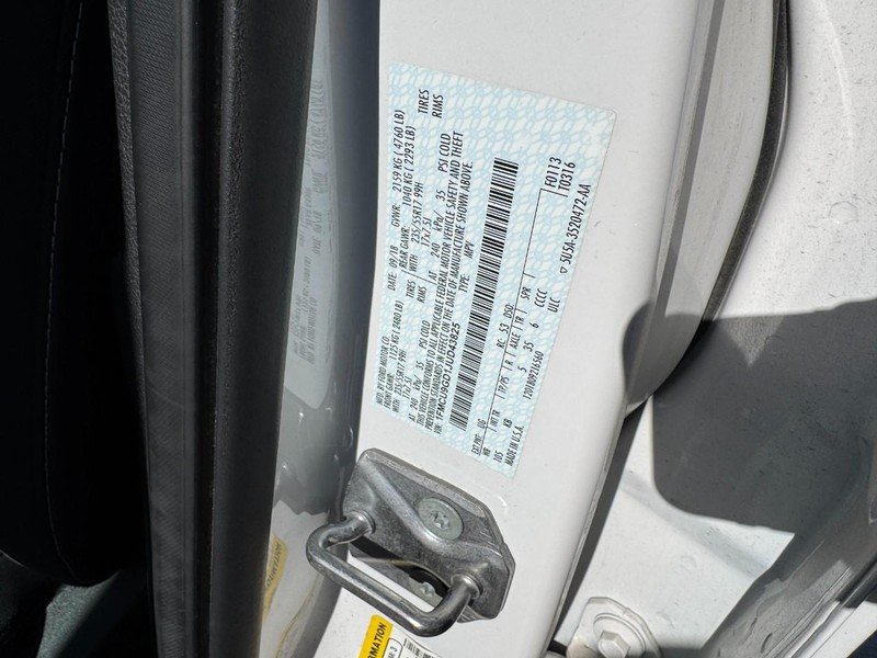 Ford Escape Vehicle Image 22