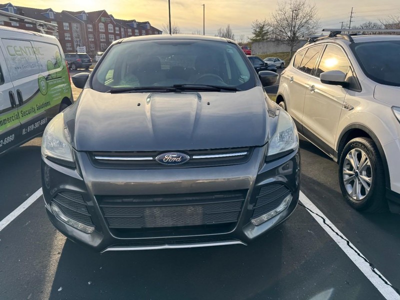 Ford Escape Vehicle Image 02