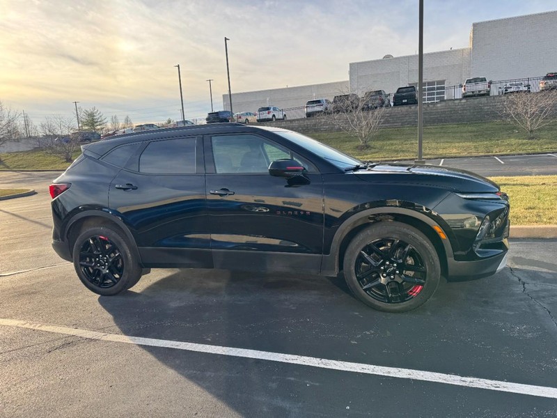 Chevrolet Blazer Vehicle Image 05