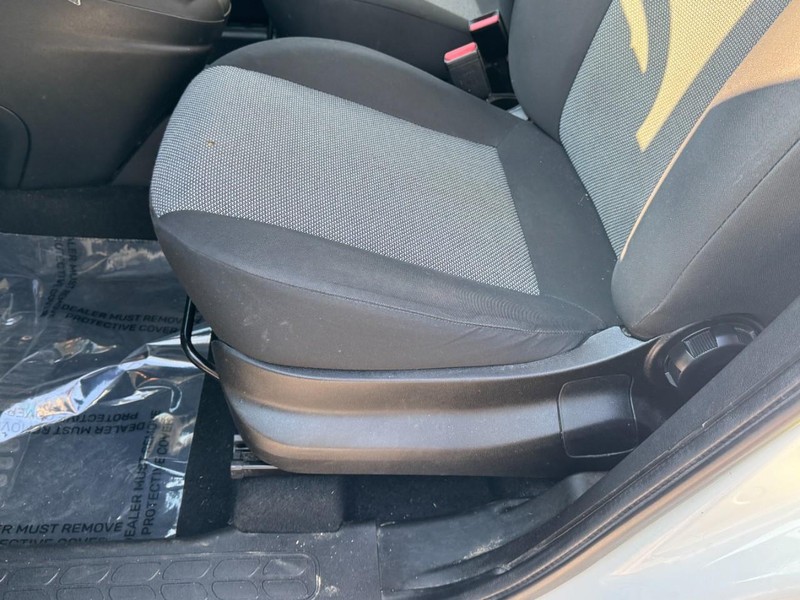 Ram ProMaster City Cargo Van Vehicle Image 12