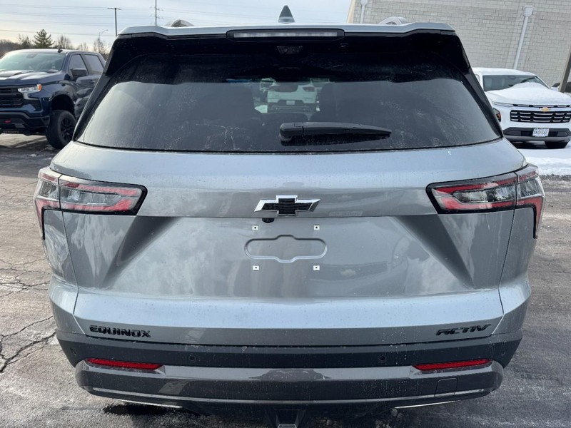 Chevrolet Equinox Vehicle Image 04