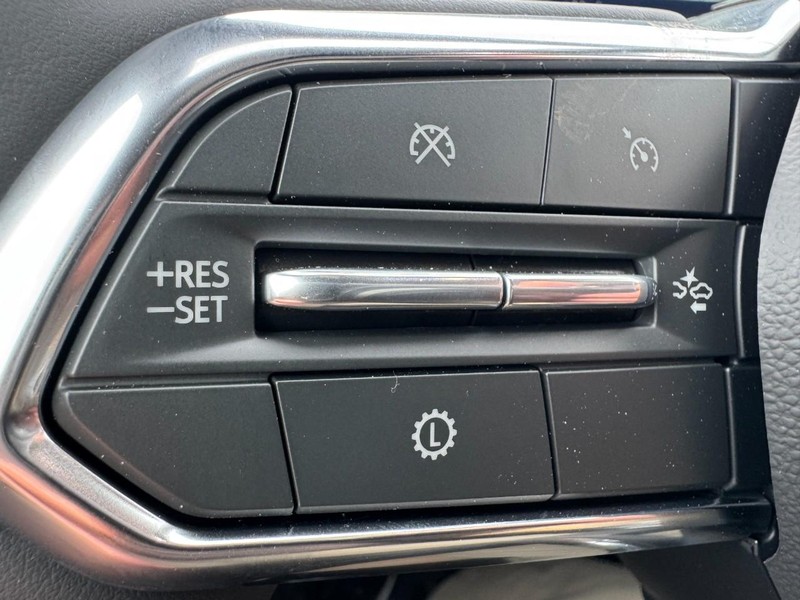 Chevrolet Equinox Vehicle Image 11