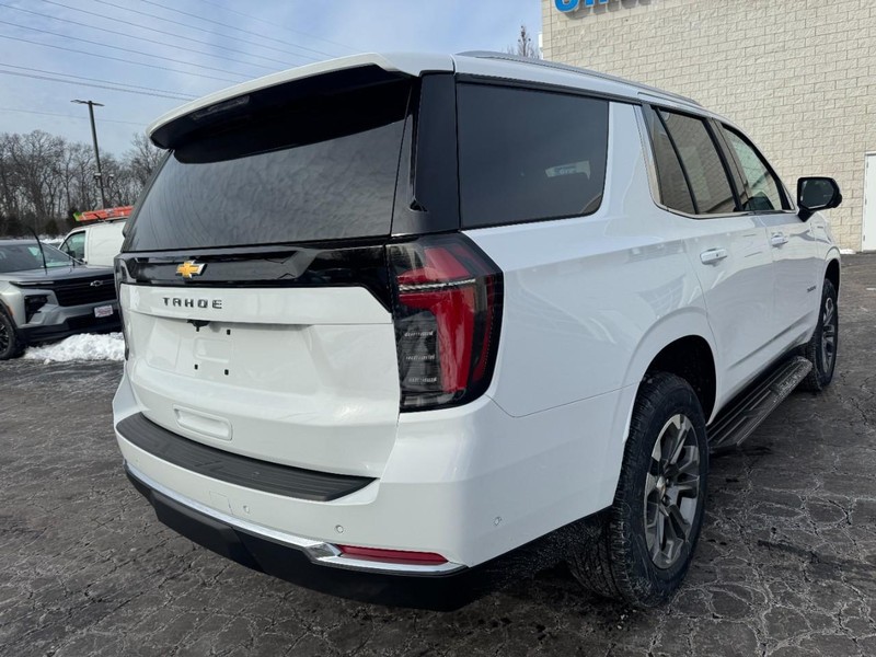 Chevrolet Tahoe Vehicle Image 03