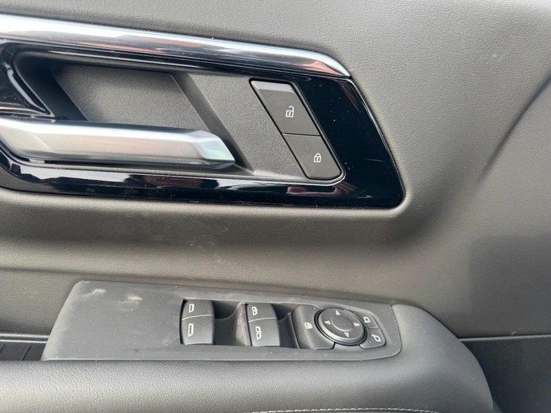 Chevrolet Tahoe Vehicle Image 10