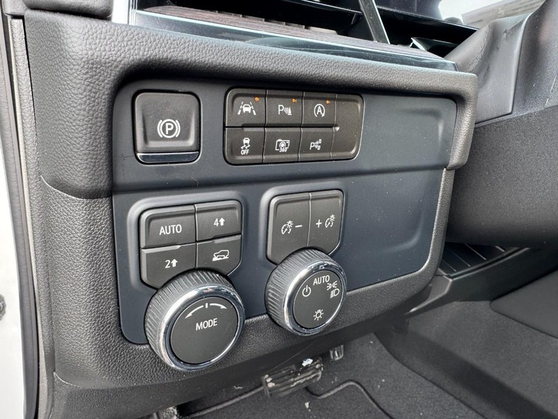 Chevrolet Tahoe Vehicle Image 11