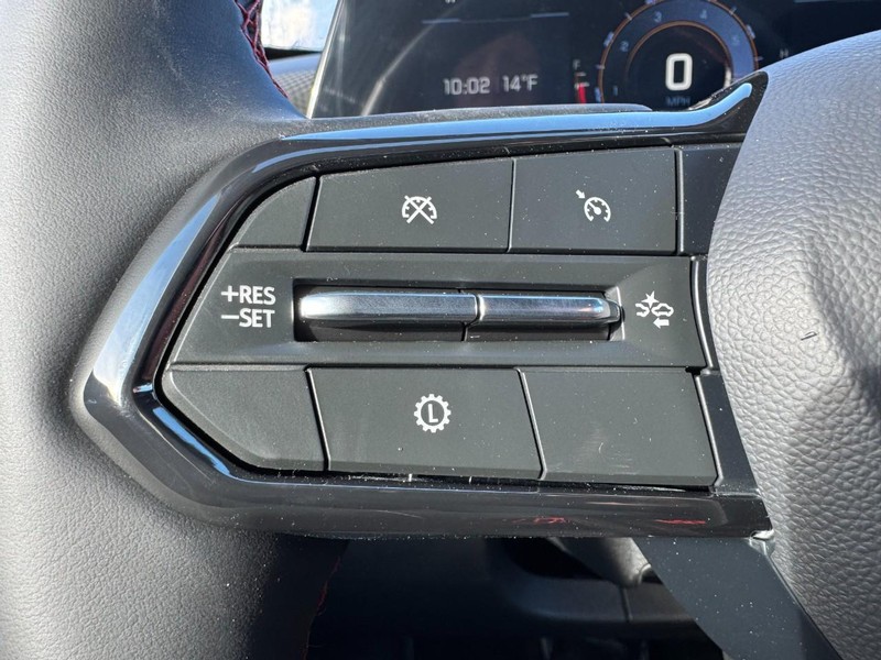 Chevrolet Equinox Vehicle Image 11