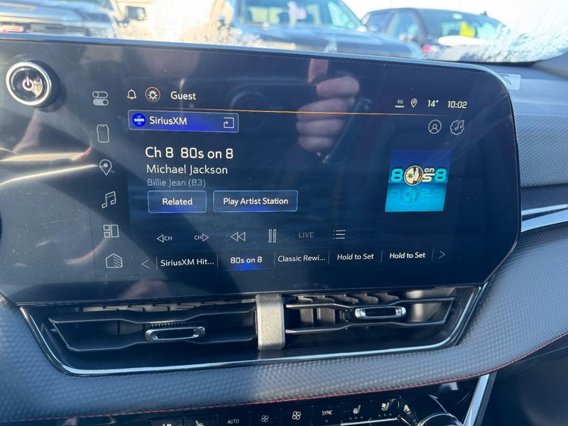 Chevrolet Equinox Vehicle Image 14