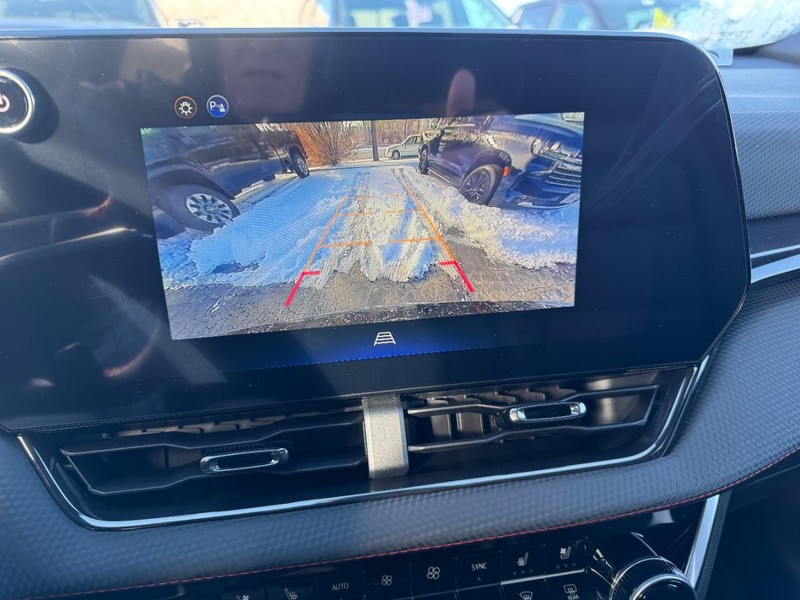 Chevrolet Equinox Vehicle Image 16