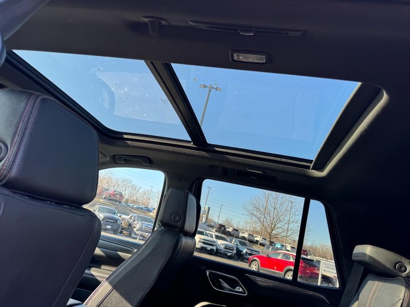 Chevrolet Tahoe Vehicle Image 11