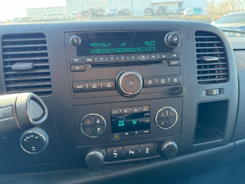 GMC Sierra 1500 Vehicle Image 16