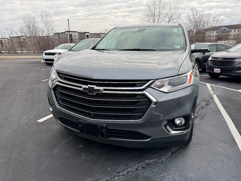 Chevrolet Traverse Vehicle Image 02