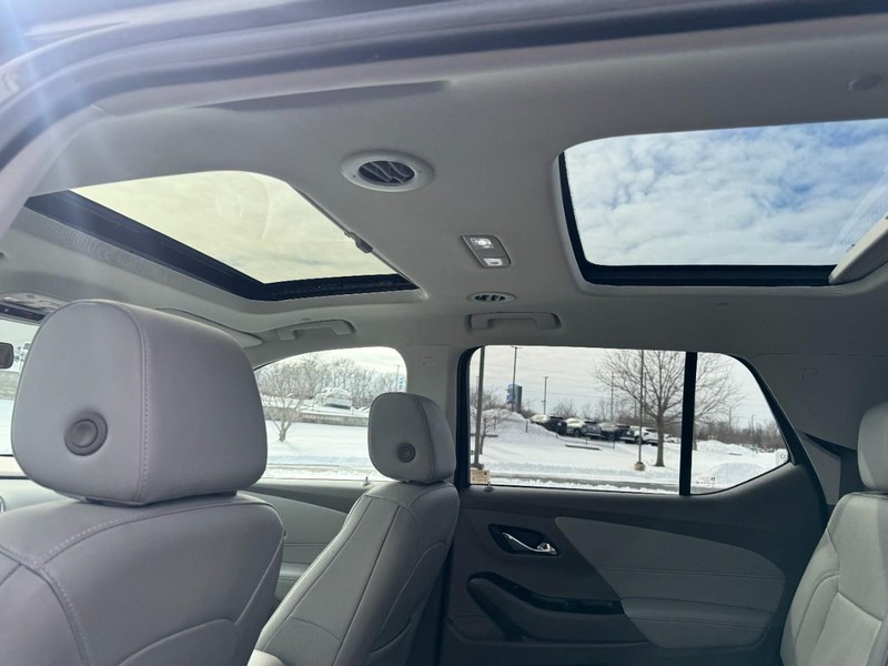 Chevrolet Traverse Vehicle Image 11