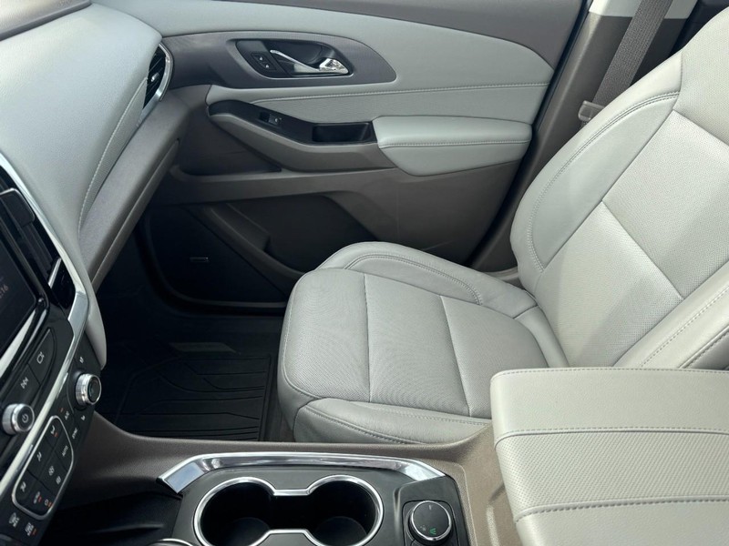 Chevrolet Traverse Vehicle Image 16