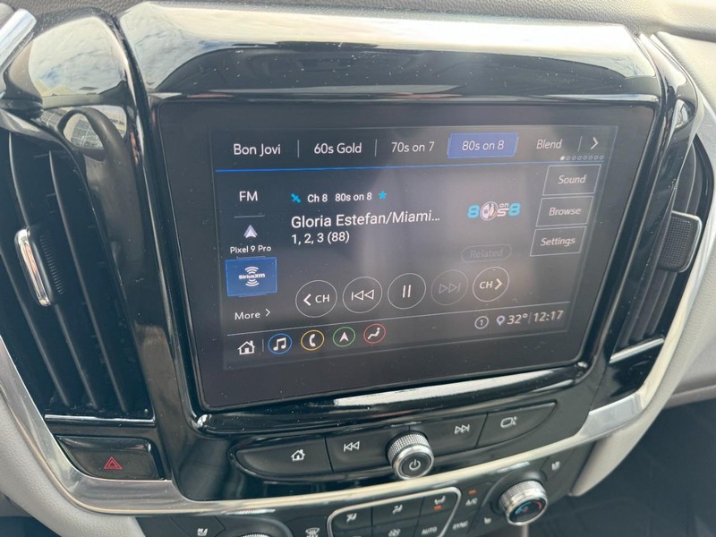 Chevrolet Traverse Vehicle Image 22