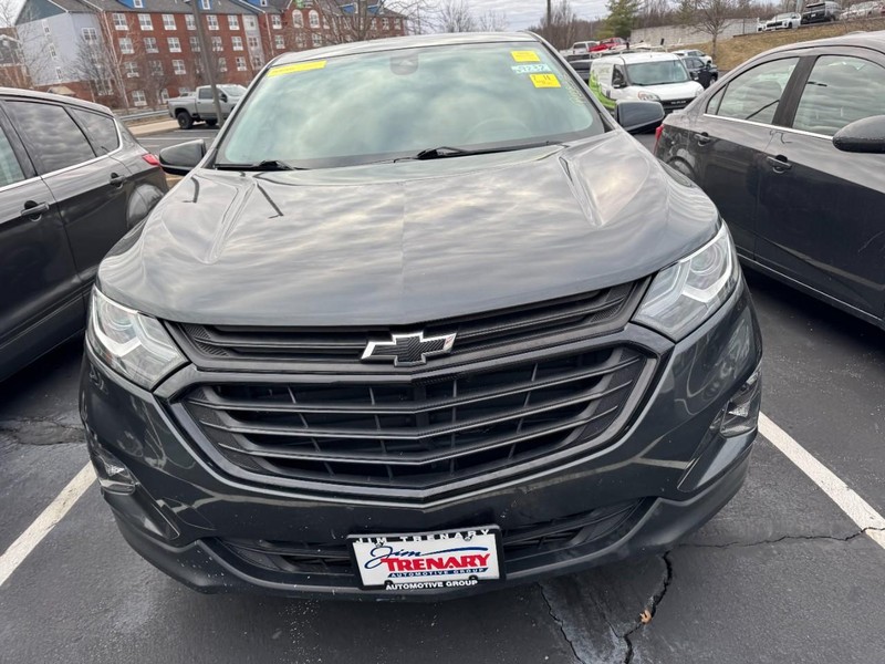 Chevrolet Equinox Vehicle Image 02