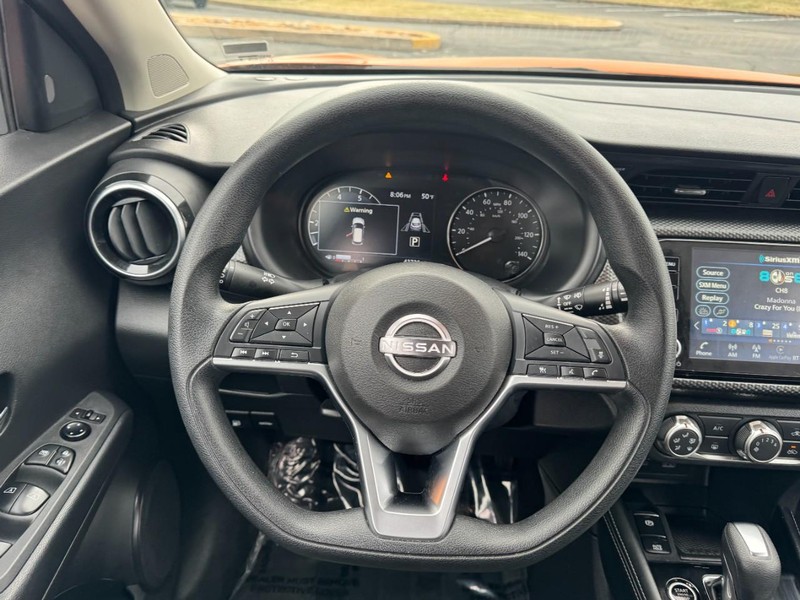 Nissan Kicks Vehicle Image 12