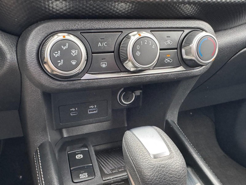 Nissan Kicks Vehicle Image 18