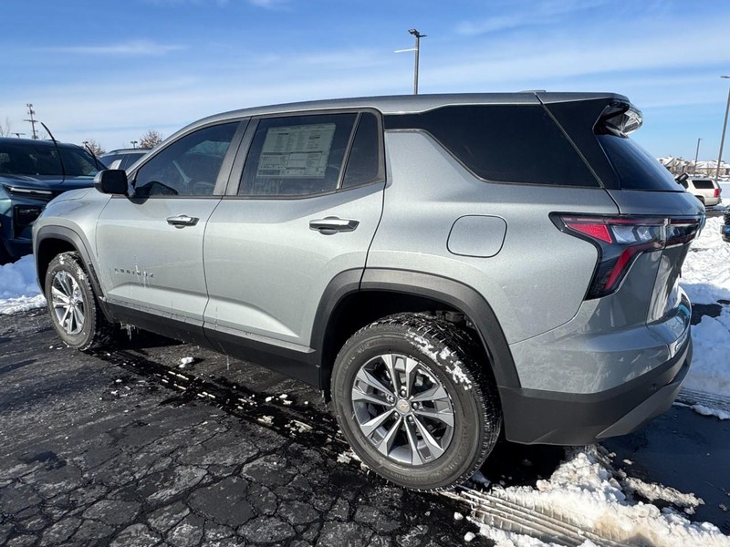 Chevrolet Equinox Vehicle Image 04