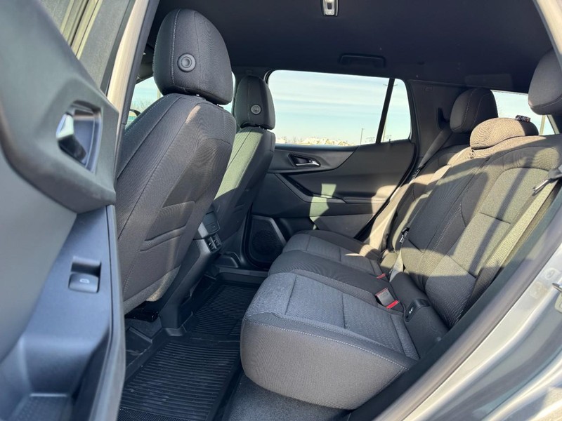 Chevrolet Equinox Vehicle Image 05