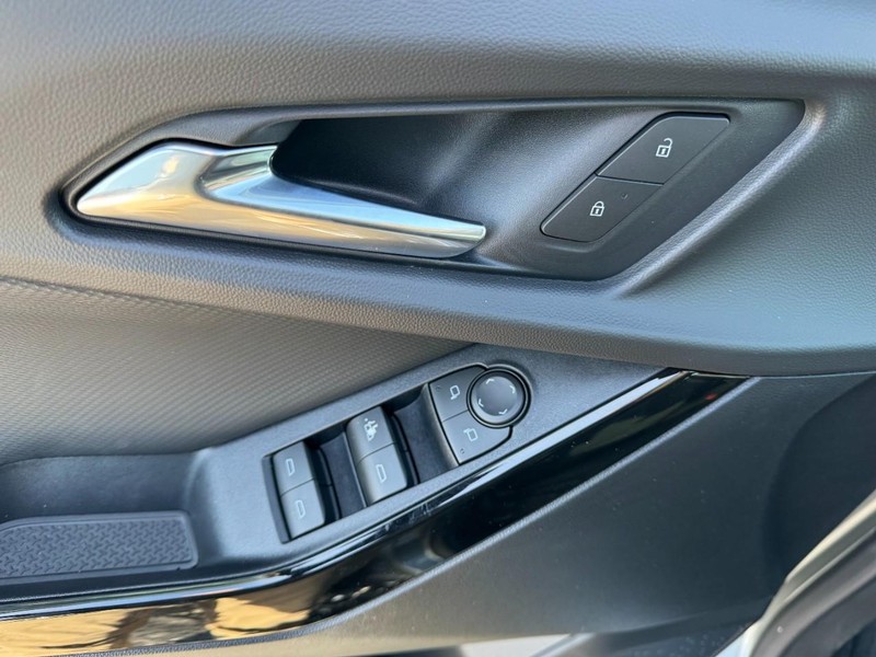 Chevrolet Equinox Vehicle Image 08