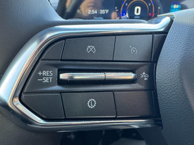 Chevrolet Equinox Vehicle Image 09