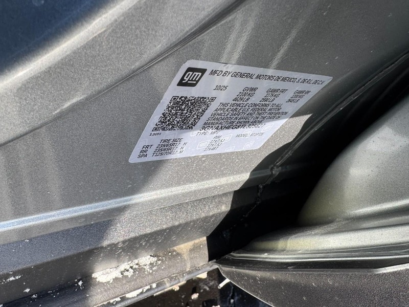 Chevrolet Equinox Vehicle Image 16