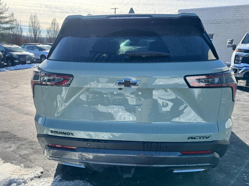 Chevrolet Equinox Vehicle Image 04