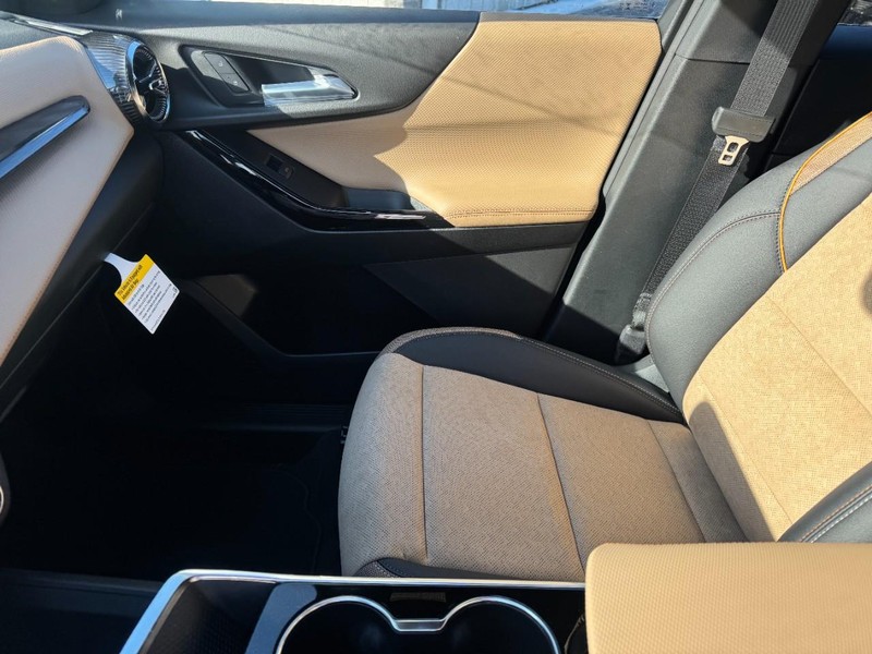 Chevrolet Equinox Vehicle Image 08