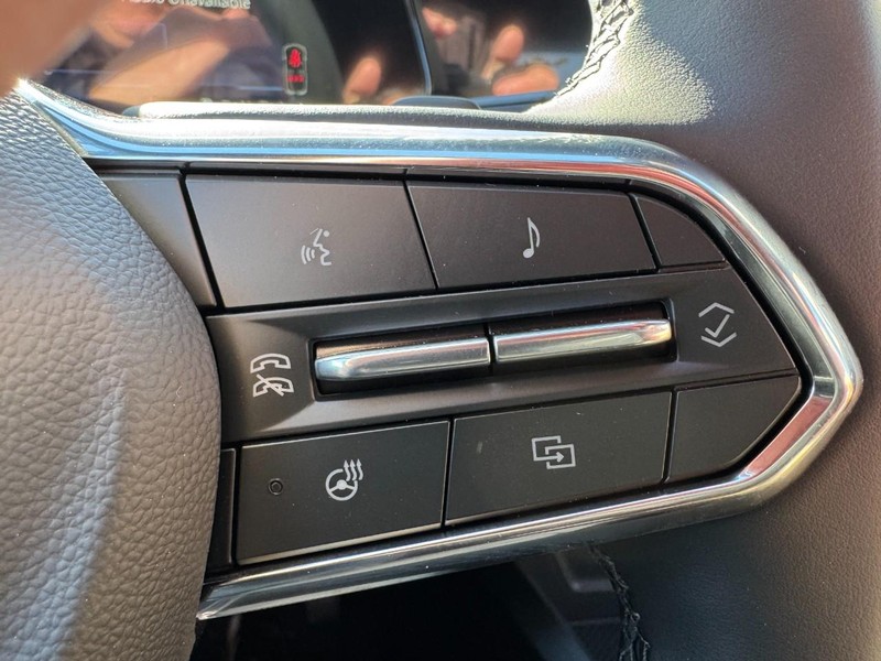 Chevrolet Equinox Vehicle Image 12