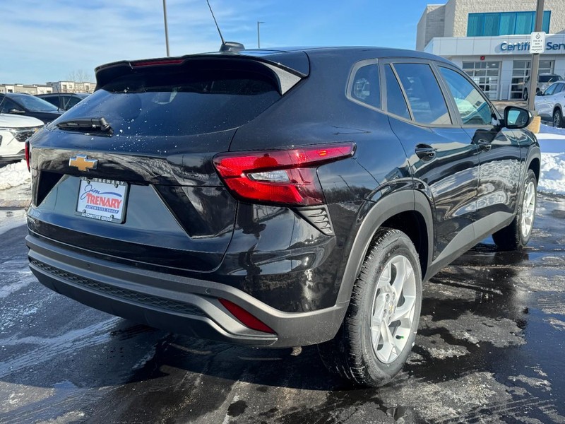 Chevrolet Trax Vehicle Image 03