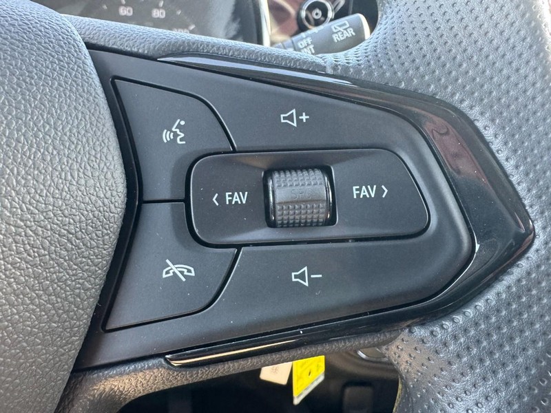 Chevrolet Trax Vehicle Image 12