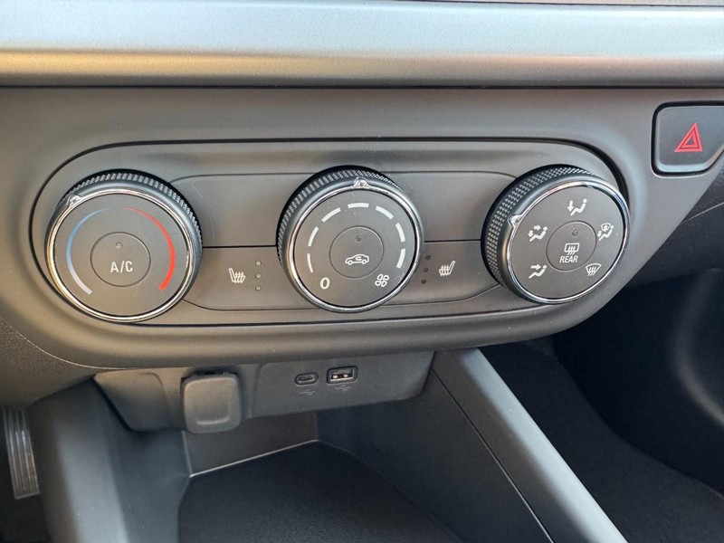 Chevrolet Trax Vehicle Image 13