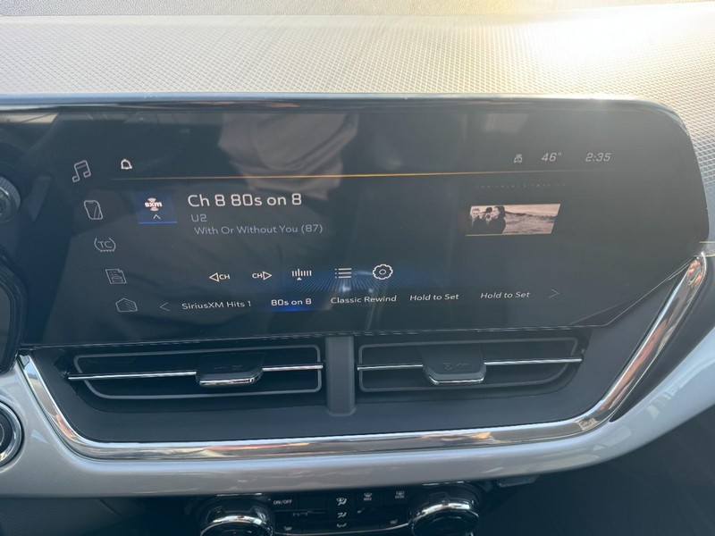 Chevrolet Trax Vehicle Image 13