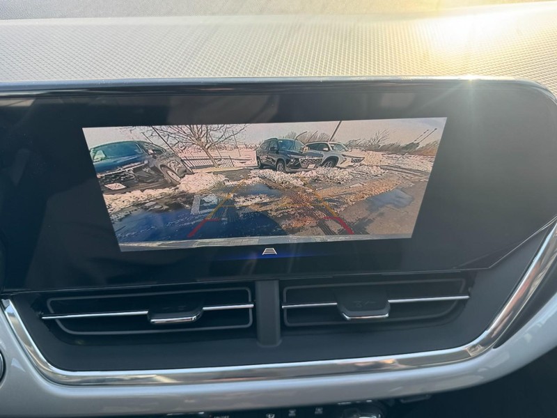 Chevrolet Trax Vehicle Image 14