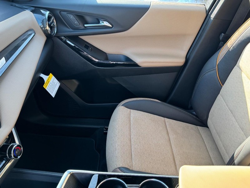 Chevrolet Equinox Vehicle Image 08