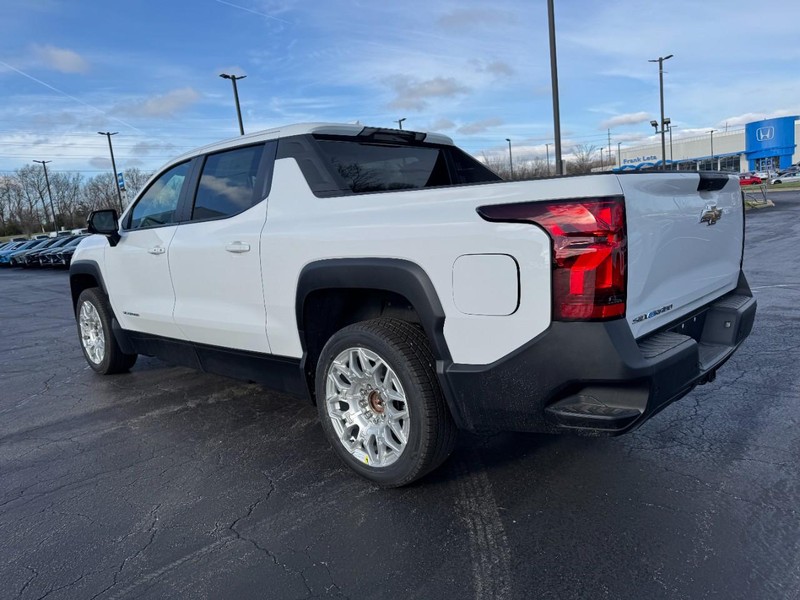 Chevrolet Silverado EV Vehicle Image 05