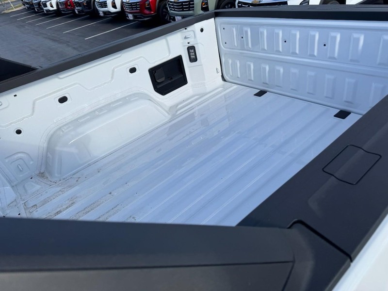 Chevrolet Silverado EV Vehicle Image 07