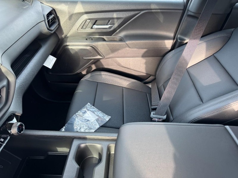 Chevrolet Silverado EV Vehicle Image 09