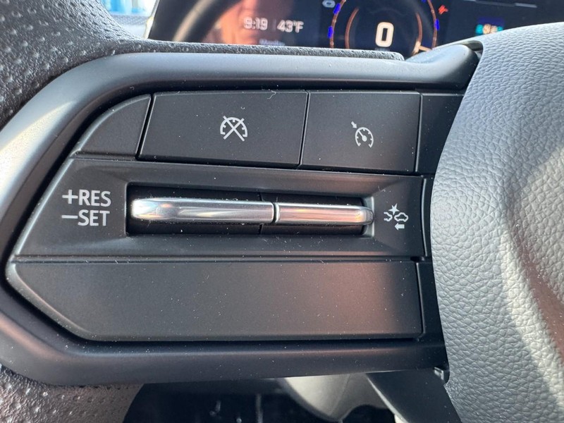 Chevrolet Silverado EV Vehicle Image 12