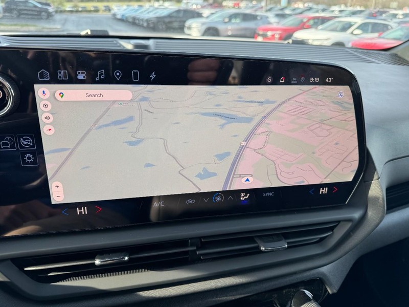 Chevrolet Silverado EV Vehicle Image 16