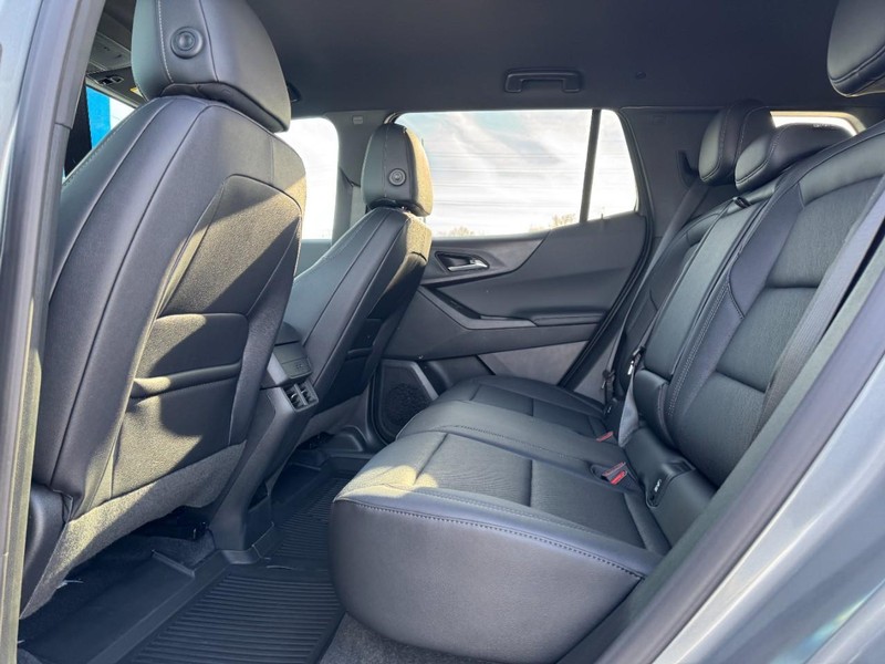 Chevrolet Equinox Vehicle Image 06