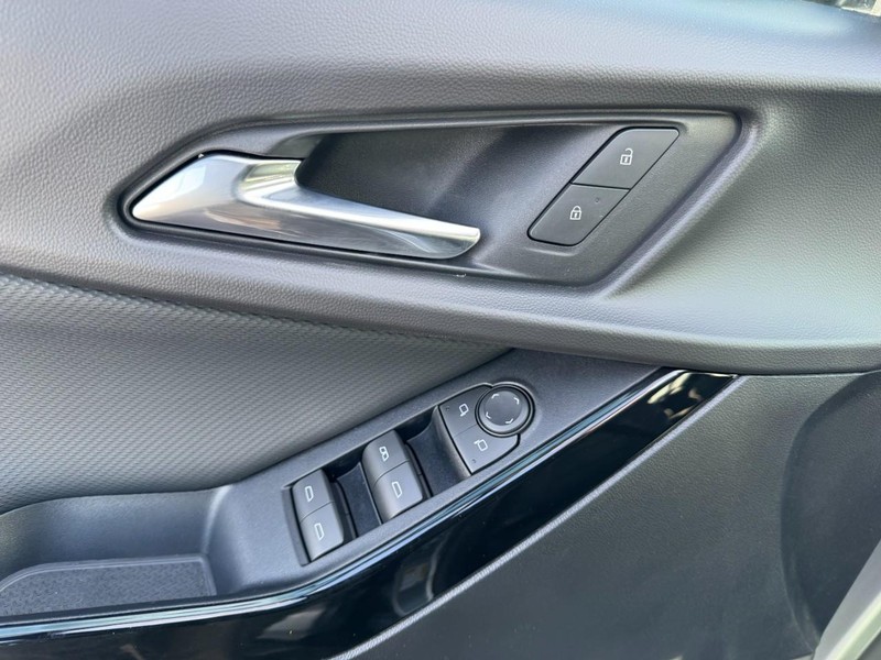 Chevrolet Equinox Vehicle Image 09