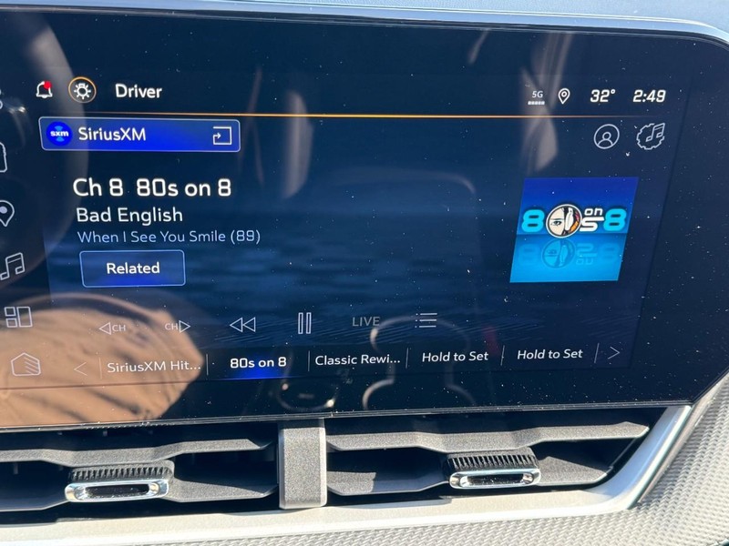 Chevrolet Equinox Vehicle Image 13